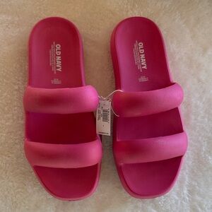 New old navy sandals
